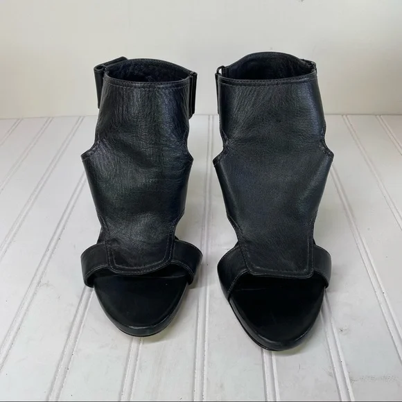 Pour La Victoire Echo black leather Sandals - Picture 2 of 7